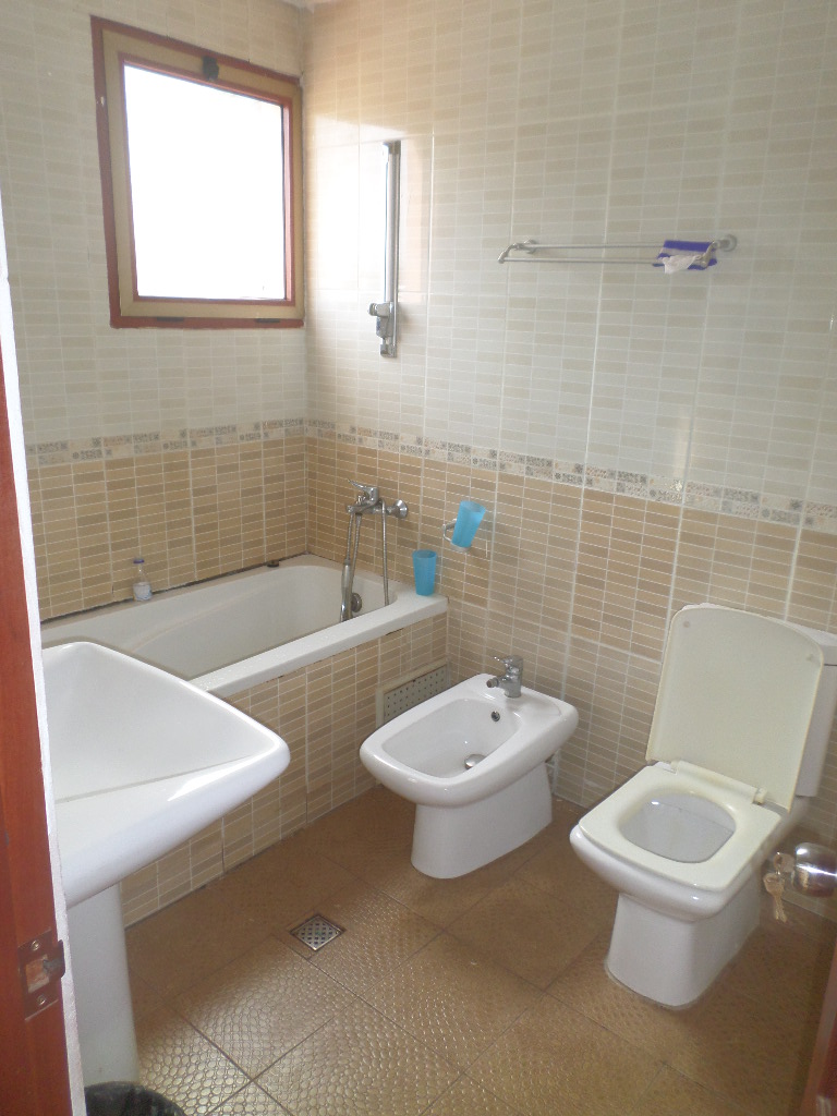 Apartment to rent - Yaoundé, Bastos, Bastos - 1 living room(s), 3 bedroom(s), 3 bathroom(s) - 500 000 FCFA / month
