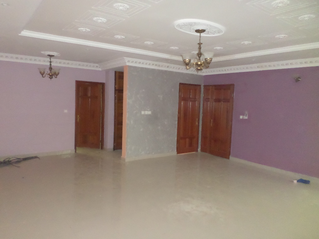Office to rent at Yaoundé, Bastos, Bastos - 400 m2 - 1 500 000 FCFA