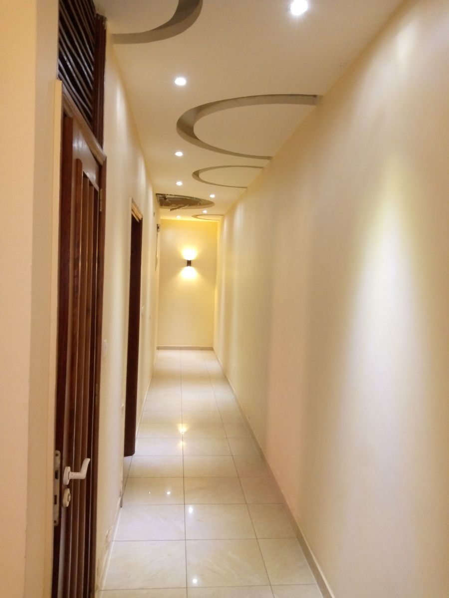 Apartment to rent - Yaoundé, Mfandena, Mfandena - 1 living room(s), 3 bedroom(s), 3 bathroom(s) - 500 000 FCFA / month