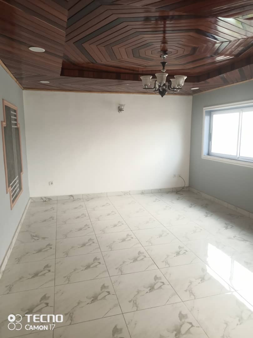 Apartment to rent - Douala, Bonamoussadi, Bonamoussadi - 1 living room(s), 2 bedroom(s), 1 bathroom(s) - 300 000 FCFA / month