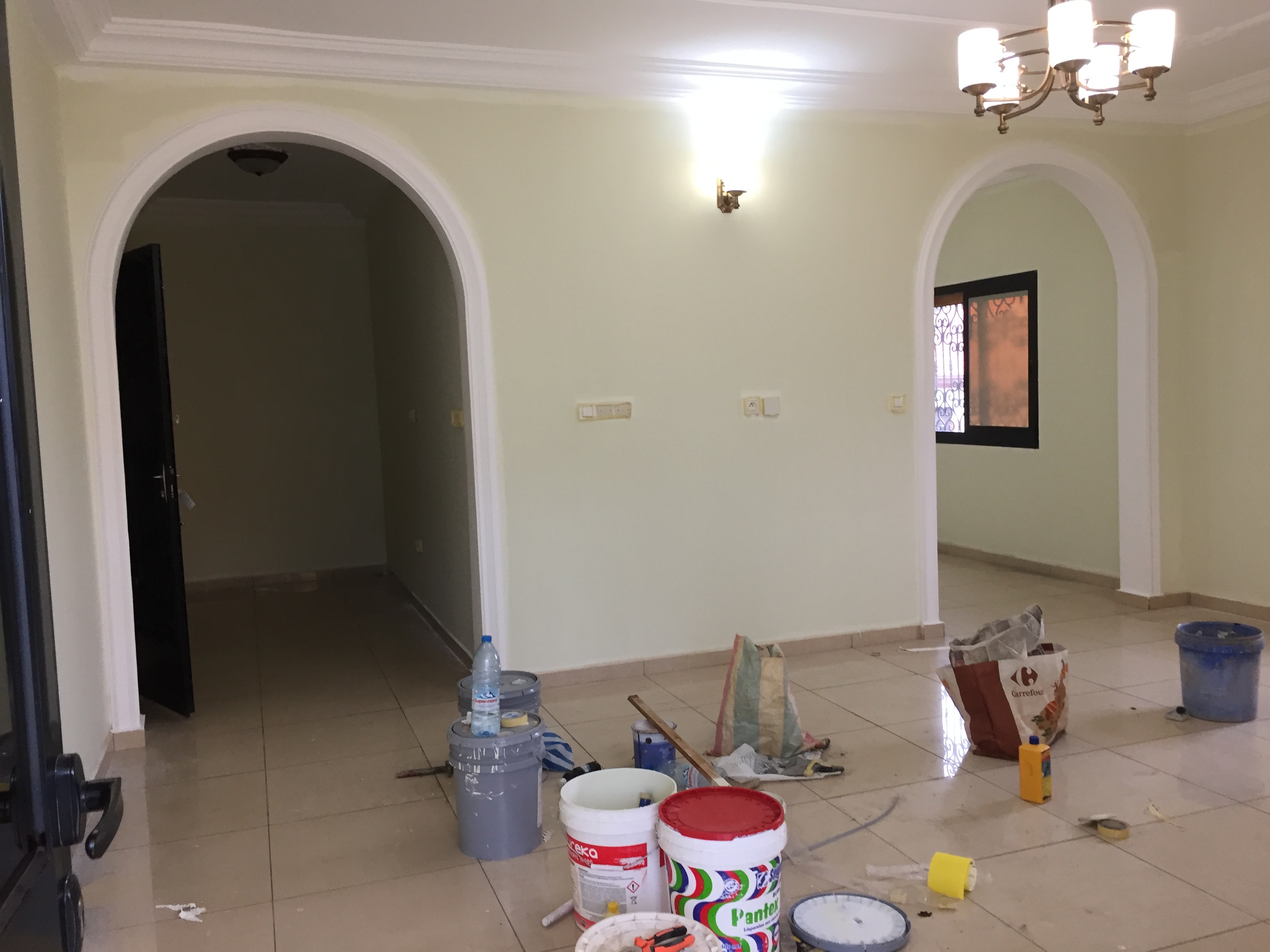Apartment to rent - Yaoundé, Bastos, Golf - 1 living room(s), 3 bedroom(s), 4 bathroom(s) - 800 000 FCFA / month