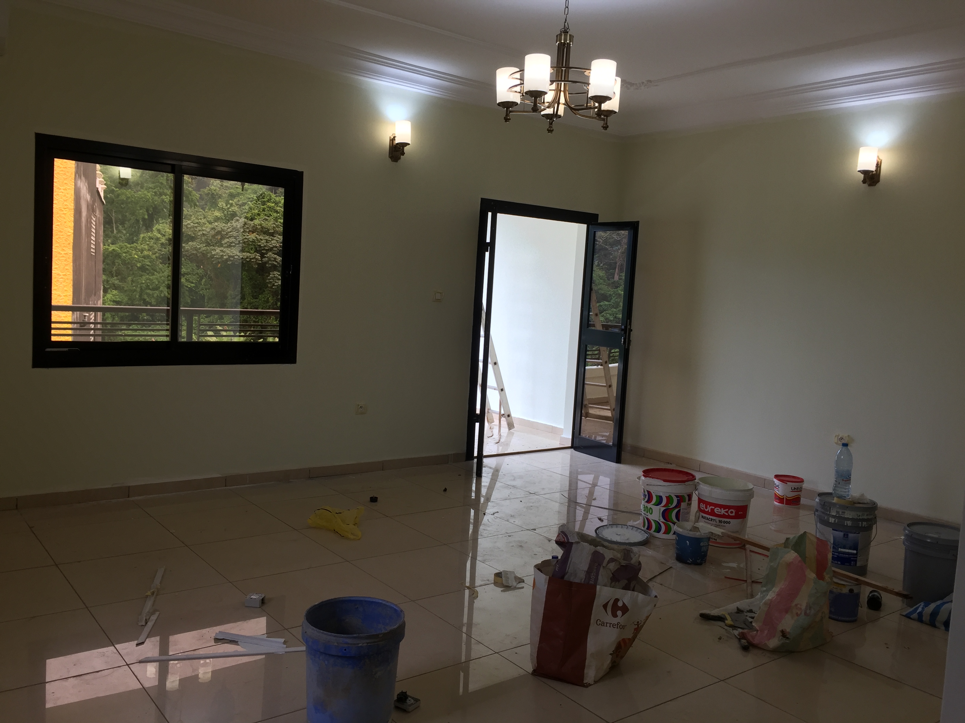 Apartment to rent - Yaoundé, Bastos, Golf - 1 living room(s), 3 bedroom(s), 4 bathroom(s) - 800 000 FCFA / month