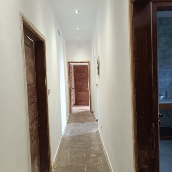 Maison (Duplex) à vendre - Yaoundé, Bastos, Bastos avec piscine - 1 salon(s), 4 chambre(s), 4 salle(s) de bains - 800 000 000 FCFA