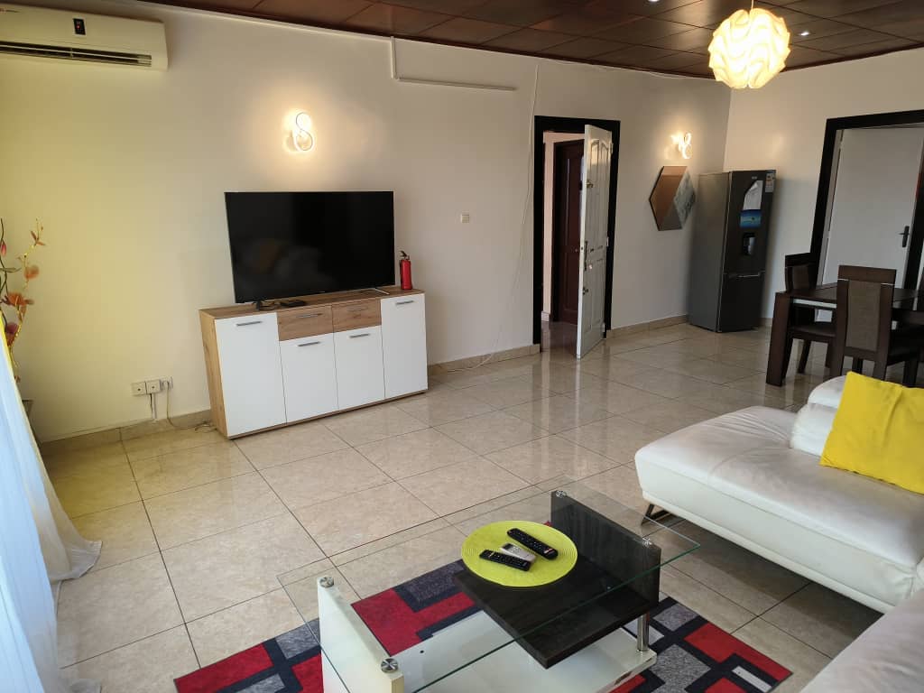 Apartment to rent - Yaoundé, Bastos, Bastos - 1 living room(s), 3 bedroom(s), 3 bathroom(s) - 1 200 000 FCFA / month