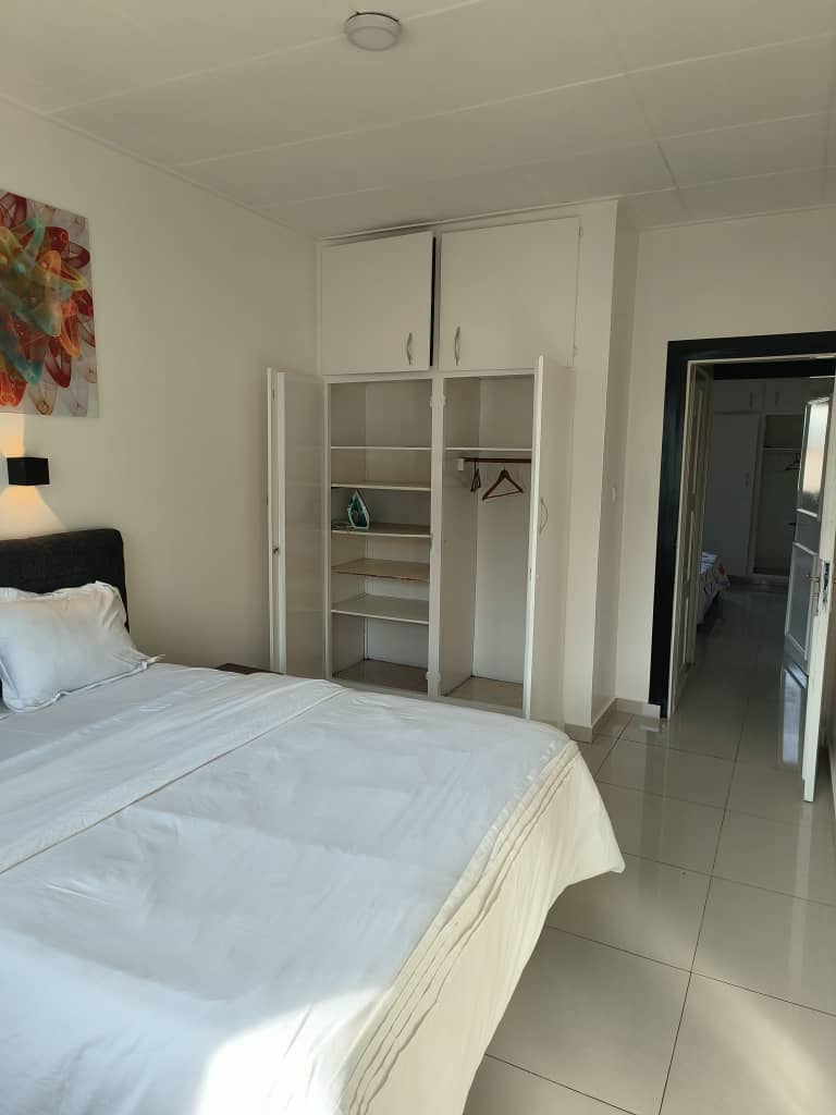 Apartment to rent - Yaoundé, Bastos, Bastos - 1 living room(s), 3 bedroom(s), 3 bathroom(s) - 1 200 000 FCFA / month