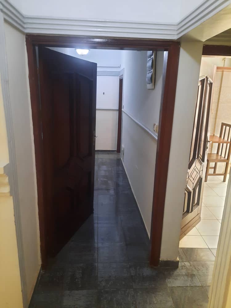 Apartment to rent - Yaoundé, Bastos, Bastos - 1 living room(s), 2 bedroom(s), 3 bathroom(s) - 1 100 000 FCFA / month