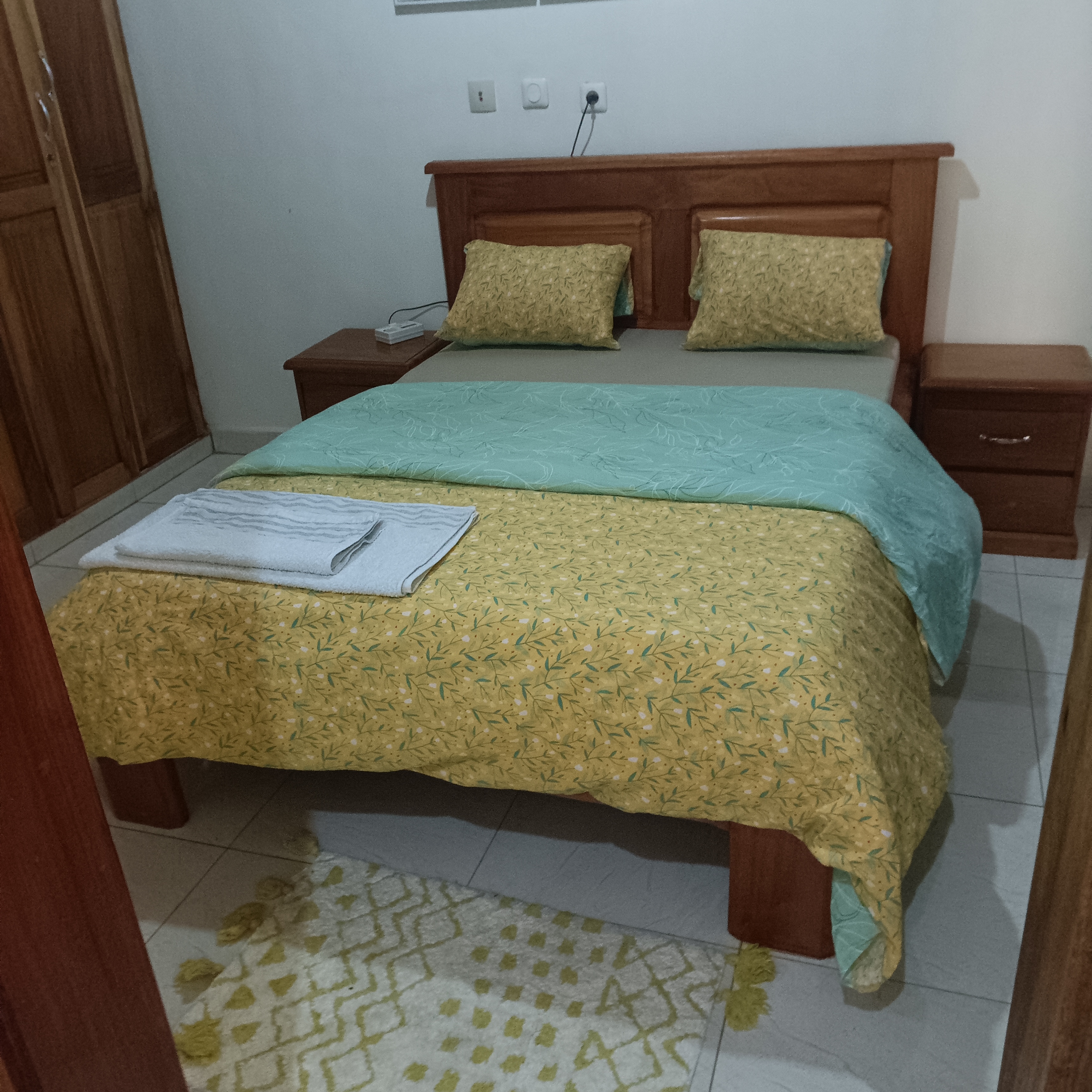 Apartment to rent - Yaoundé, Bastos, Bastos - 1 living room(s), 3 bedroom(s), 3 bathroom(s) - 800 000 FCFA / month