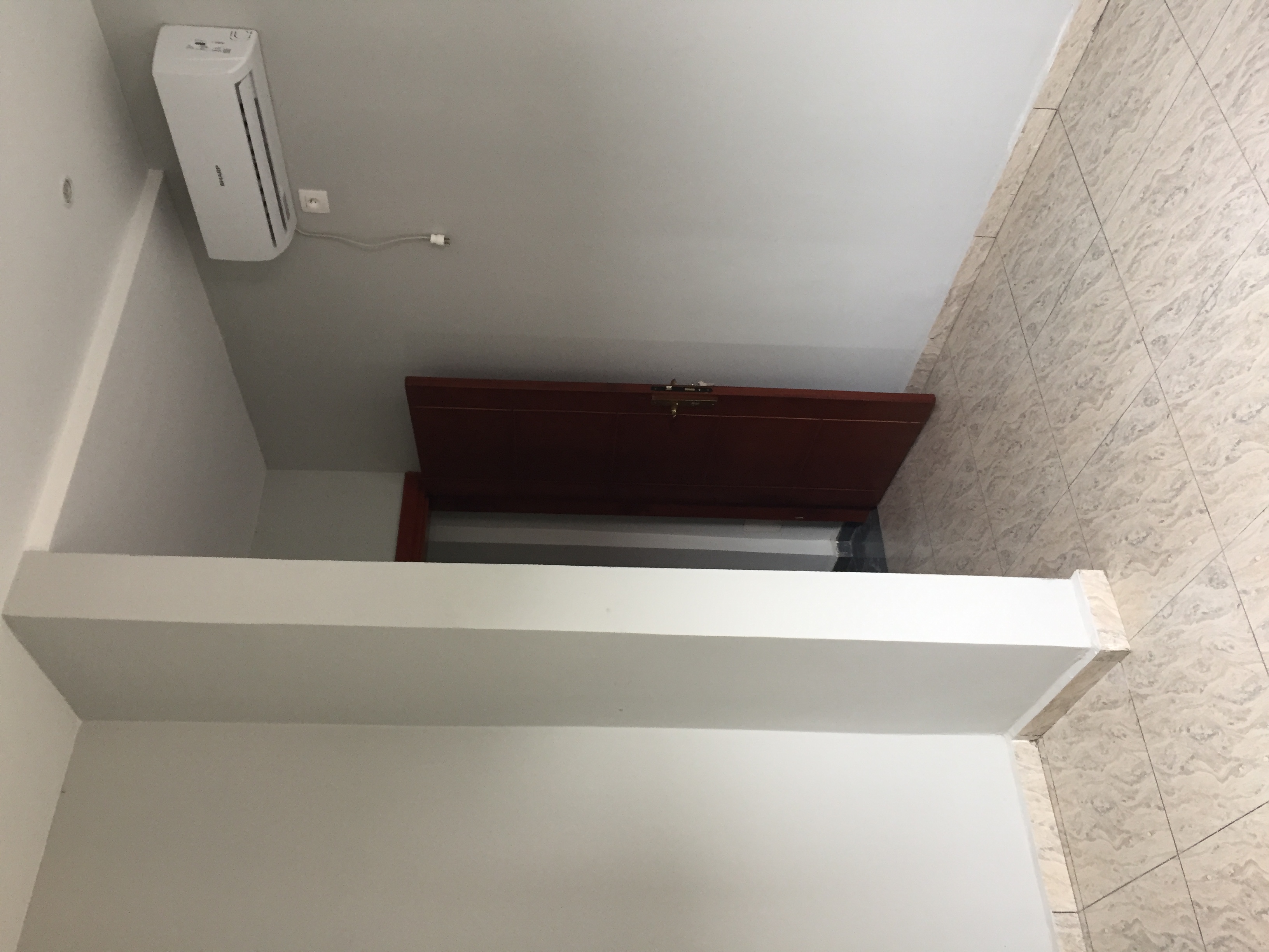 Appartement à louer - Yaoundé, Bastos, Bastos - 1 salon(s), 1 chambre(s), 2 salle(s) de bains - 300 000 FCFA / mois