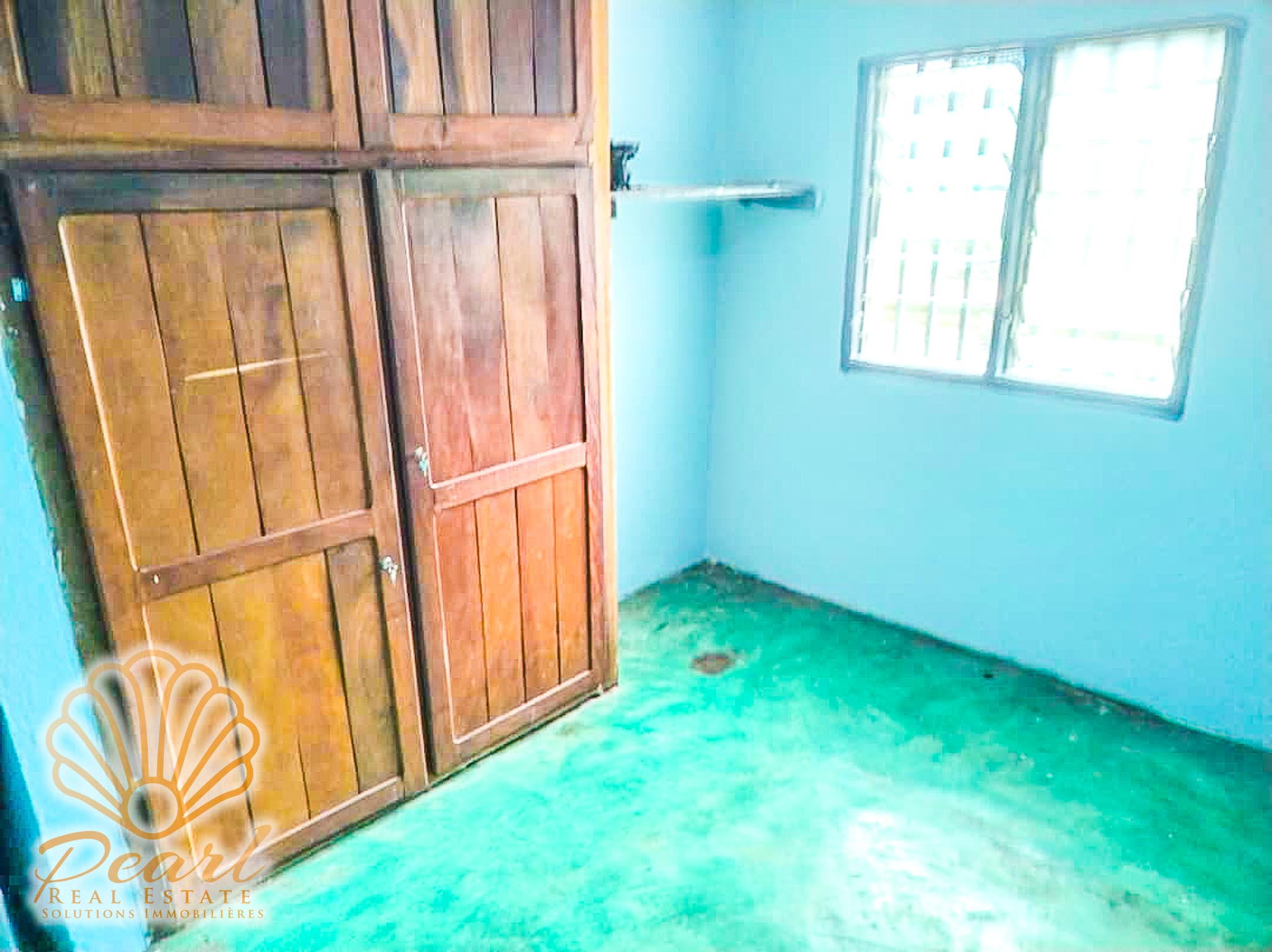 Apartment to rent - Yaoundé, Emombo, Essomba - 1 living room(s), 3 bedroom(s), 2 bathroom(s) - 150 000 FCFA / month