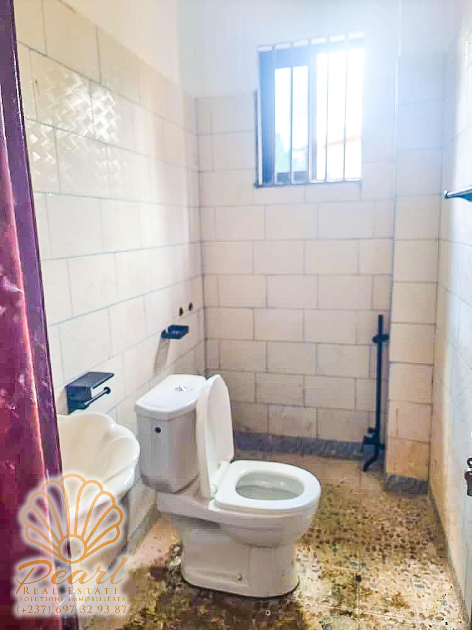 Apartment to rent - Yaoundé, Ngousso, Omnisports - 1 living room(s), 3 bedroom(s), 4 bathroom(s) - 375 000 FCFA / month