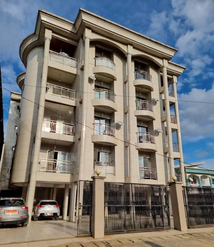 Maisons, villas, duplex, triplex à vendre à Douala, Cameroun