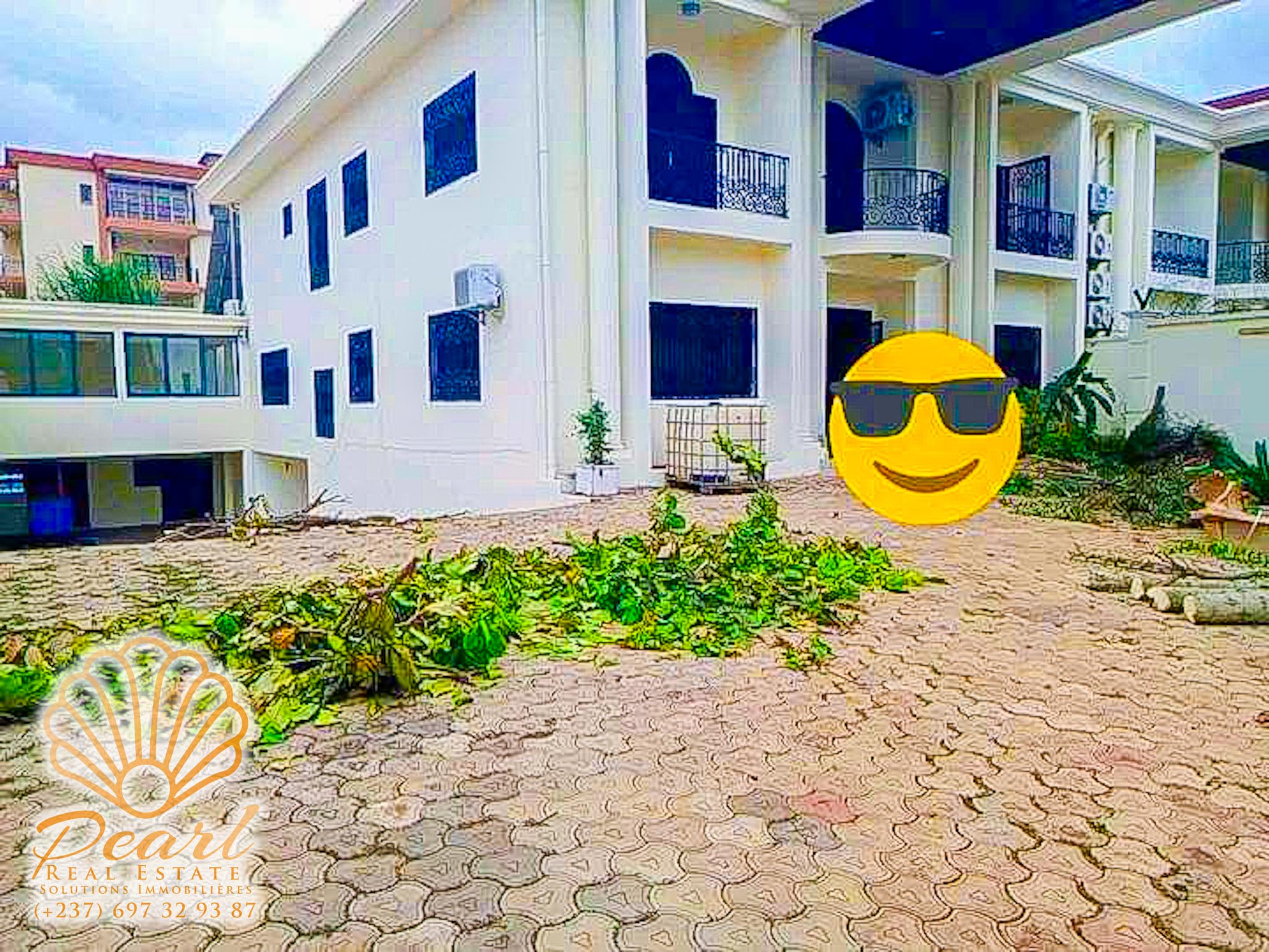 Maison (Duplex) à louer - Yaoundé, Bastos, Golf - 3 salon(s), 4 chambre(s), 4 salle(s) de bains - 3 000 000 FCFA / mois