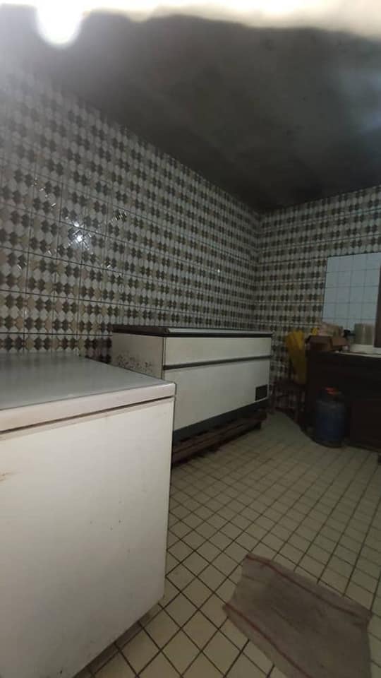 Maison (Duplex) à vendre - Yaoundé, Nsimeyong, shell - 2 salon(s), 8 chambre(s), 6 salle(s) de bains - 250 000 000 FCFA