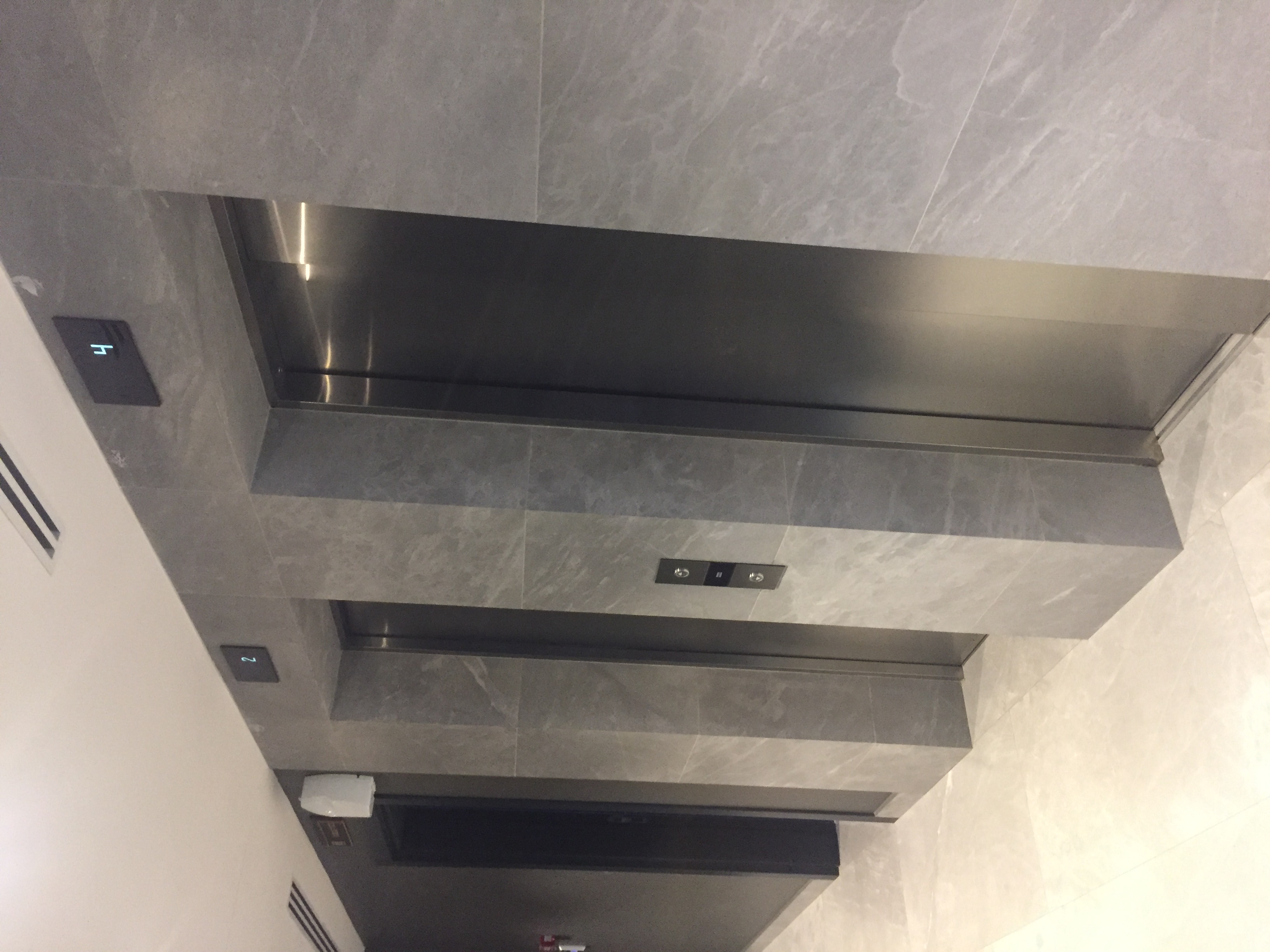 Office to rent at Yaoundé, Bastos, Bastos centre ( OPEN SPACE) - 187 m2 - 15 000 FCFA