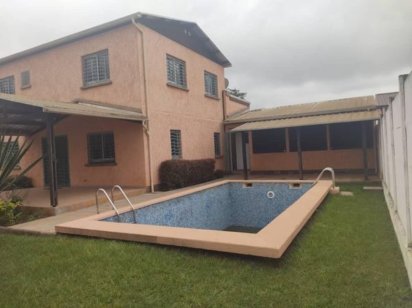 Maison (Duplex) à louer - Yaoundé, Odza, terminus odza - 2 salon(s), 4 chambre(s), 5 salle(s) de bains - 500 000 FCFA / mois