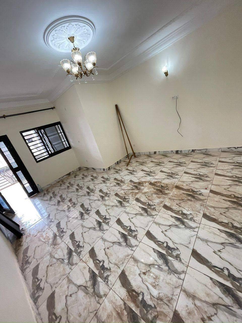 Apartment to rent - Yaoundé, Eleveur, fougerolle - 1 living room(s), 2 bedroom(s), 2 bathroom(s) - 150 000 FCFA / month