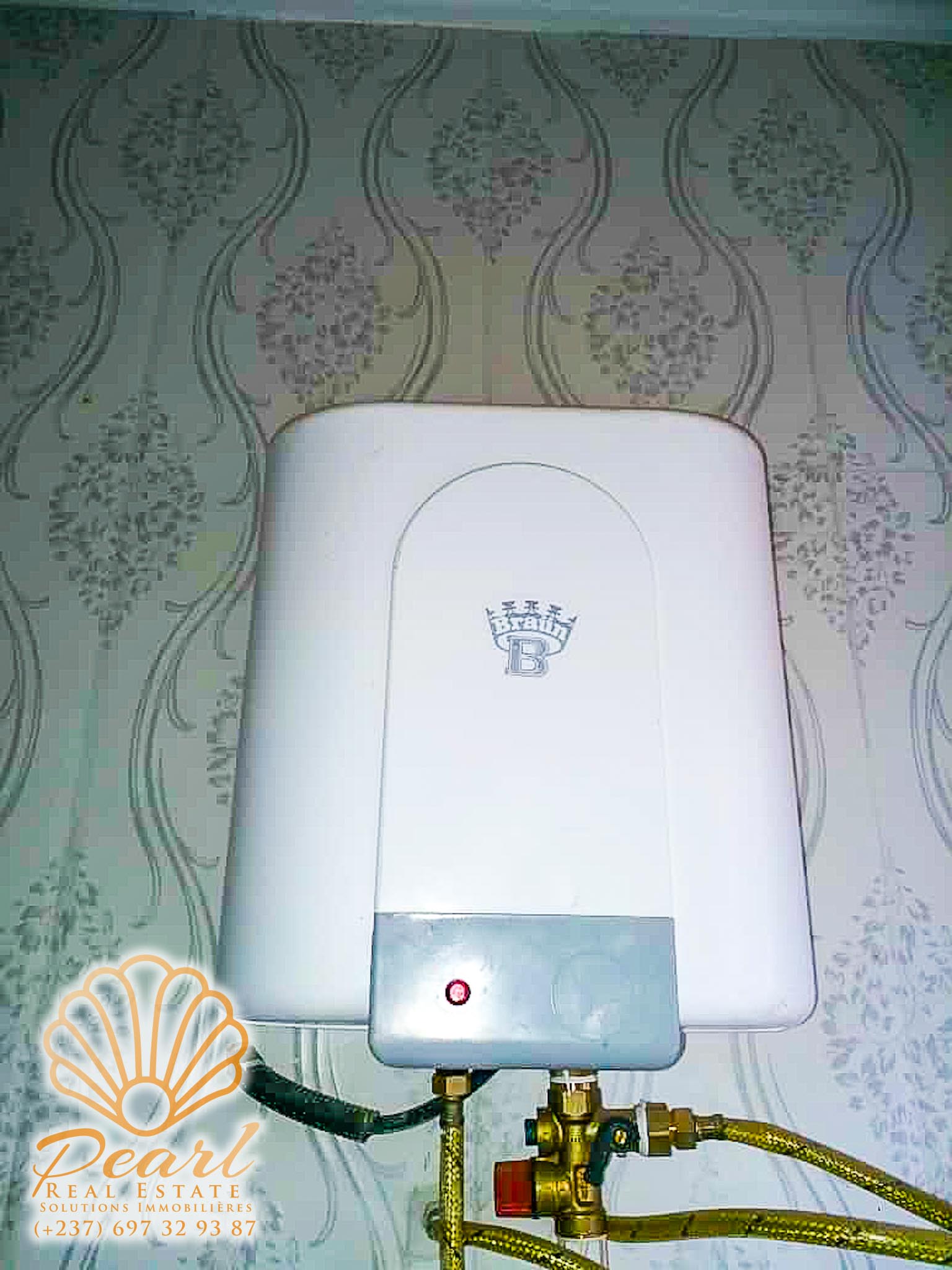 Appartement à louer - Yaoundé, Mbankolo, Tradex - 1 salon(s), 3 chambre(s), 4 salle(s) de bains - 500 000 FCFA / mois