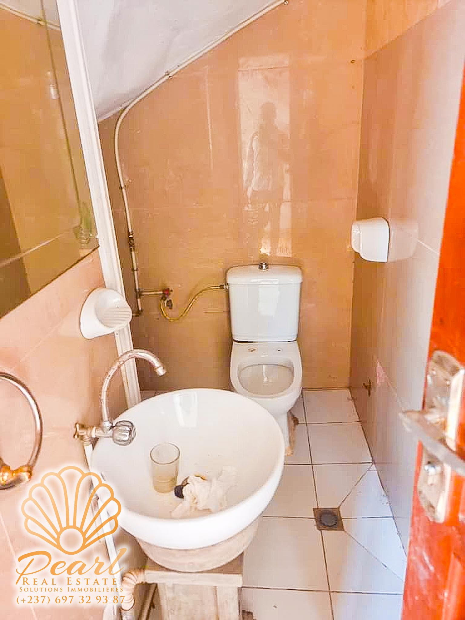 Maison (Duplex) à louer - Yaoundé, Emana, Borne fontaine - 2 salon(s), 3 chambre(s), 3 salle(s) de bains - 450 000 FCFA / mois