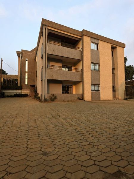 Appartement à louer - Yaoundé, Ngousso, ngousso - 1 salon(s), 3 chambre(s), 2 salle(s) de bains - 230 000 FCFA / mois