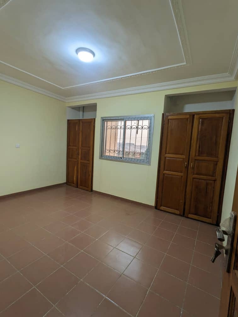 Appartement à louer - Yaoundé, Ngousso, ngousso - 1 salon(s), 3 chambre(s), 2 salle(s) de bains - 230 000 FCFA / mois