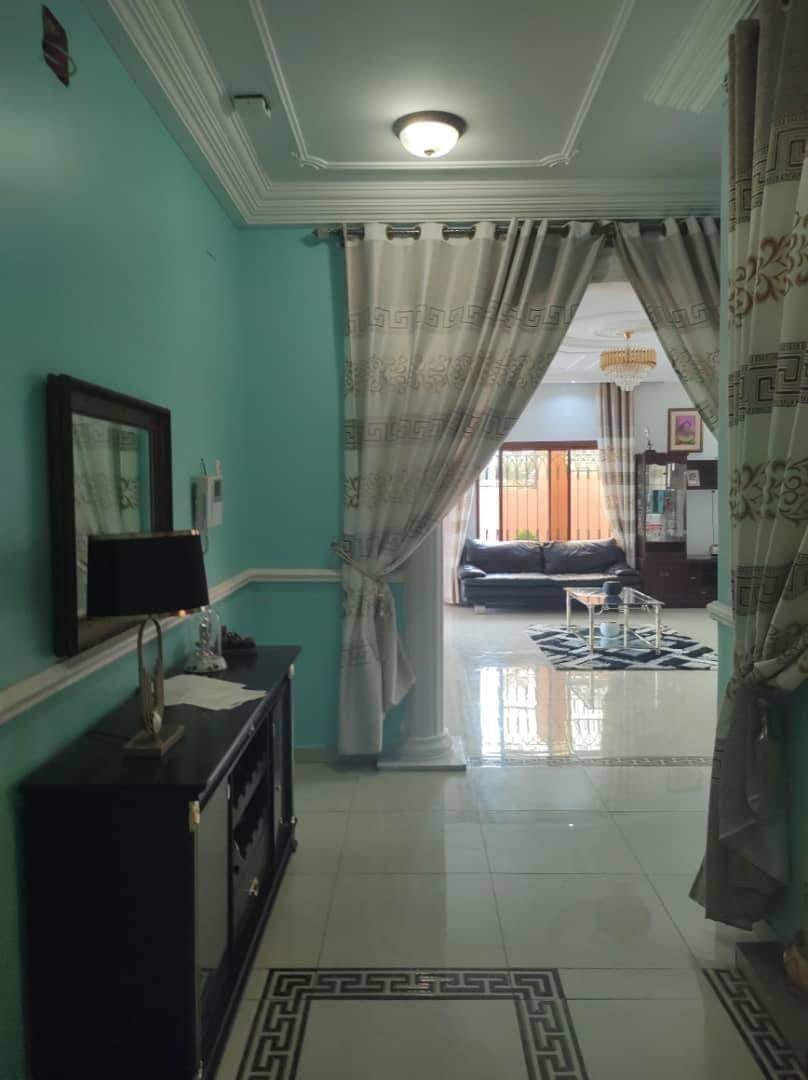 Maison (Villa) à vendre - Yaoundé, Odza, odza - 2 salon(s), 4 chambre(s), 4 salle(s) de bains - 70 000 000 FCFA