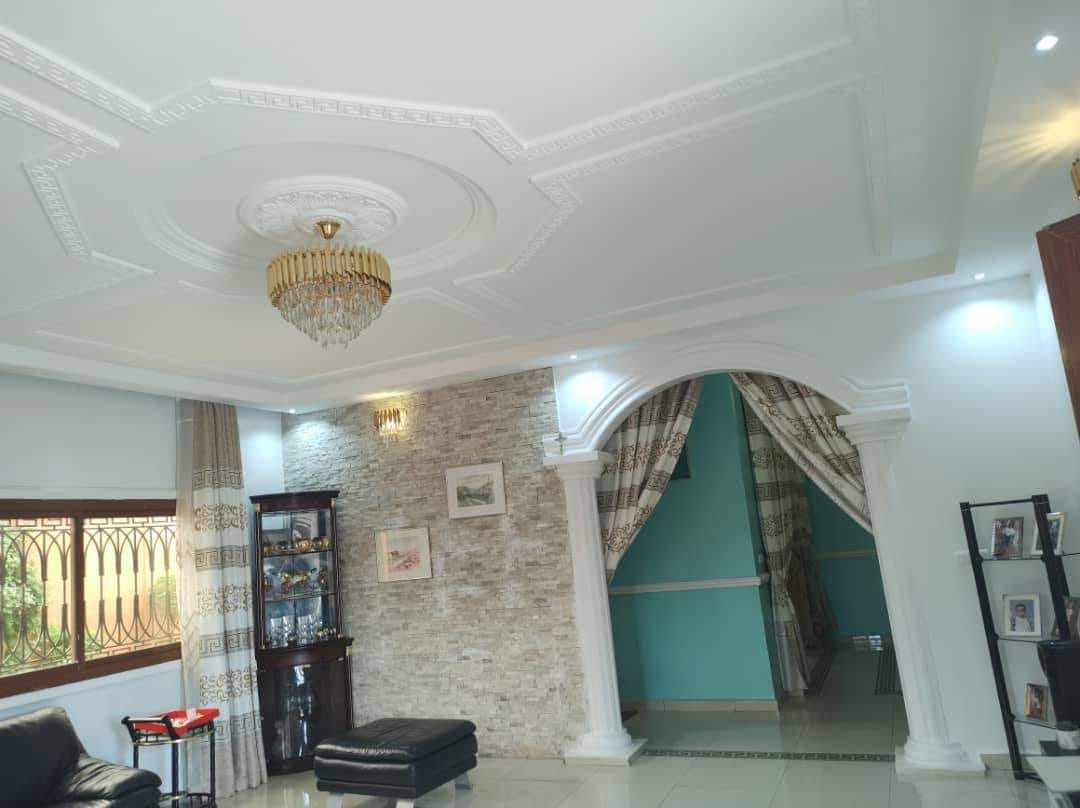 Maison (Villa) à vendre - Yaoundé, Odza, odza - 2 salon(s), 4 chambre(s), 4 salle(s) de bains - 70 000 000 FCFA