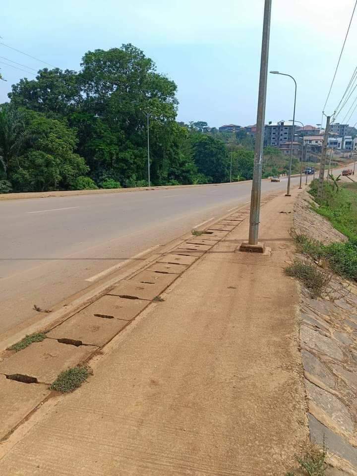 Terrain à vendre - Yaoundé, Nkolfoulou, tsinga village - 2500 m2 - 150 000 000 FCFA