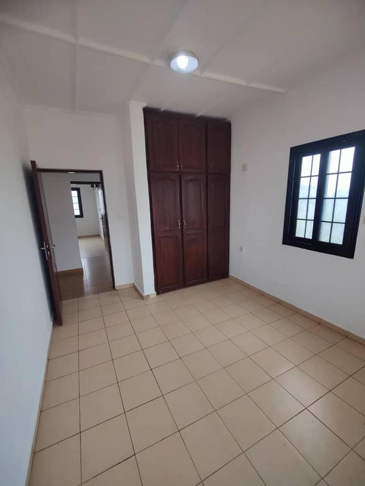 Apartment to rent - Yaoundé, Emana, emana - 1 living room(s), 3 bedroom(s), 3 bathroom(s) - 285 000 FCFA / month