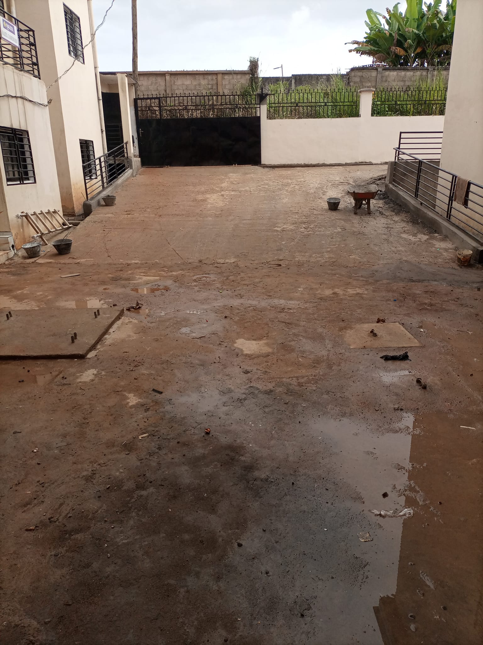 Apartment to rent - Yaoundé, Damas, hadassa - 1 living room(s), 1 bedroom(s), 1 bathroom(s) - 85 000 FCFA / month