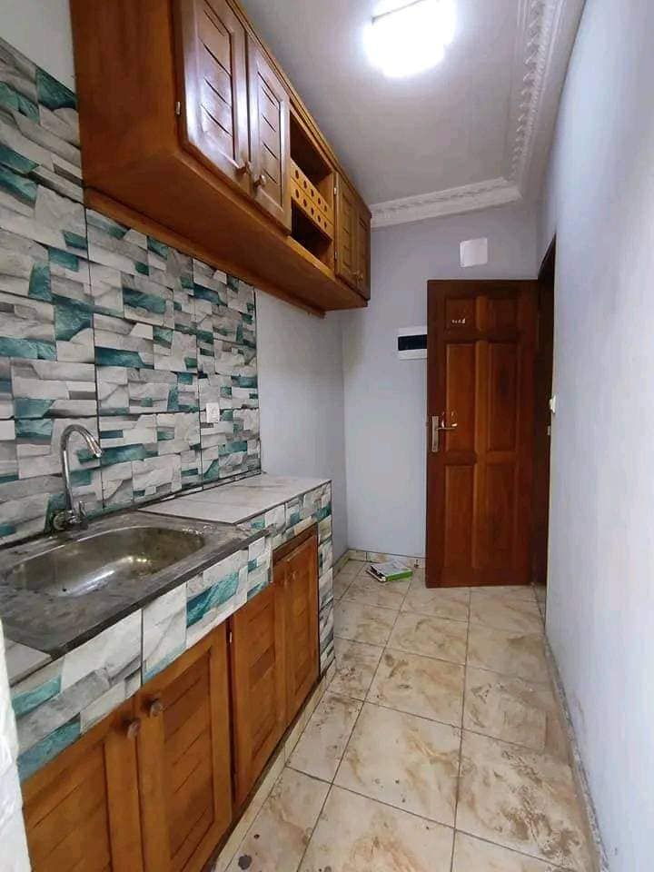 Apartment to rent - Yaoundé, Damas, hadassa - 1 living room(s), 1 bedroom(s), 1 bathroom(s) - 85 000 FCFA / month