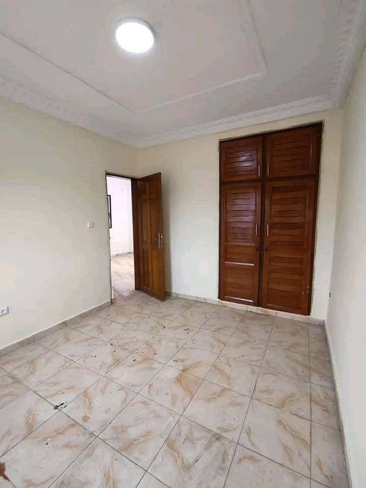 Apartment to rent - Yaoundé, Damas, hadassa - 1 living room(s), 1 bedroom(s), 1 bathroom(s) - 85 000 FCFA / month