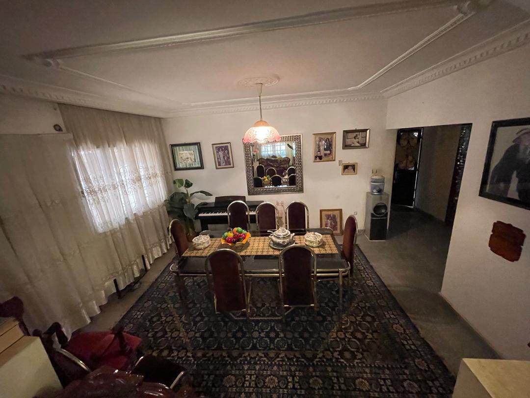 Maison (Duplex) à vendre - Yaoundé, Centre administratif, centre ville - 2 salon(s), 6 chambre(s), 5 salle(s) de bains - 300 000 000 FCFA