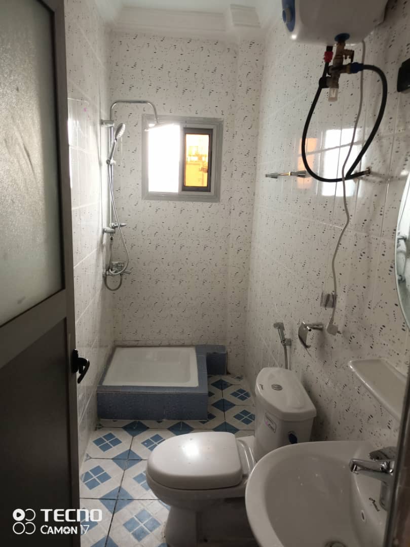 Apartment to rent - Douala, Bepanda, Omnisports - 1 living room(s), 2 bedroom(s), 1 bathroom(s) - 190 000 FCFA / month