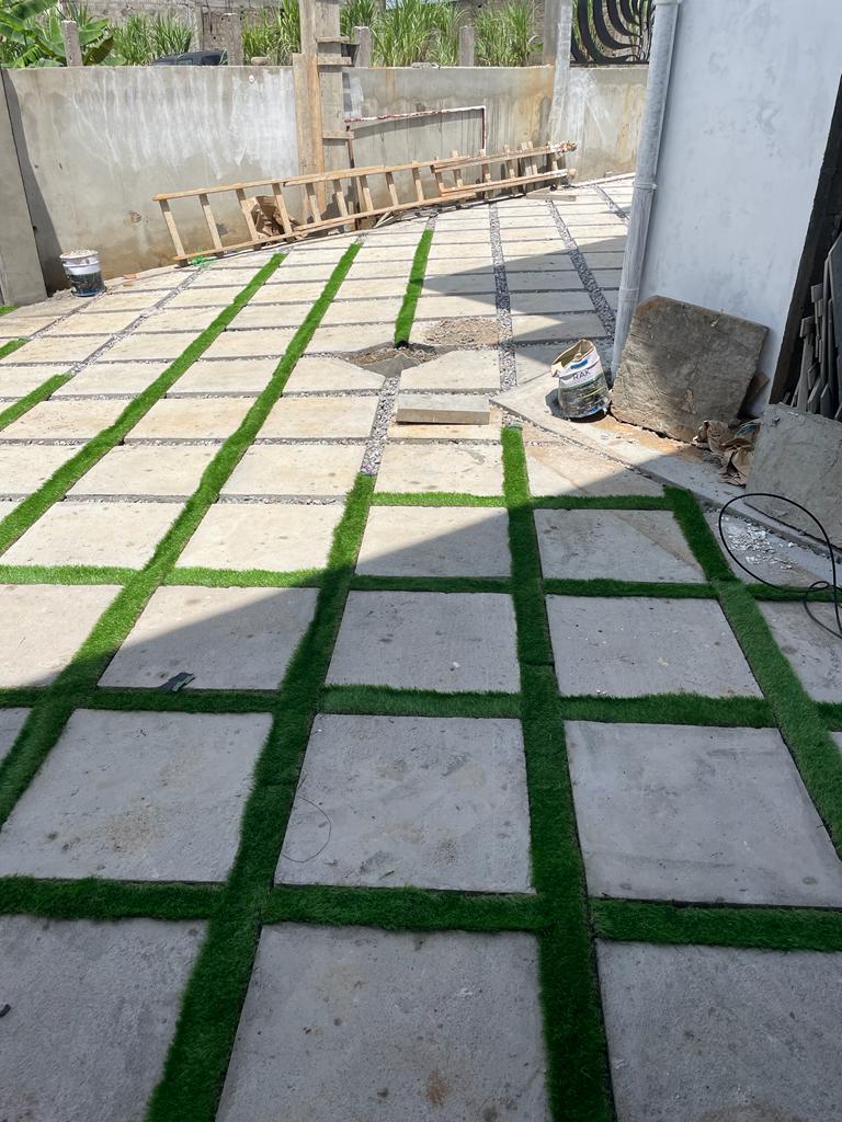 Maison (Duplex) à vendre - Yaoundé, Odza, À quelques minutes de l'aéroport - 2 salon(s), 6 chambre(s), 5 salle(s) de bains - 300 000 000 FCFA