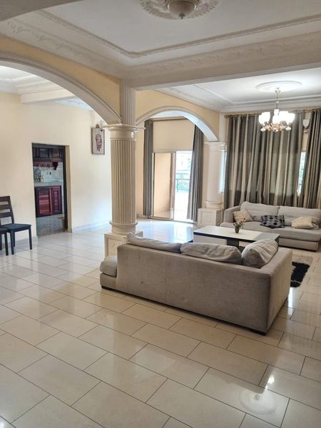 Apartment to rent - Yaoundé, Bastos, Bastos - 1 living room(s), 3 bedroom(s), 2 bathroom(s) - 500 000 FCFA / month