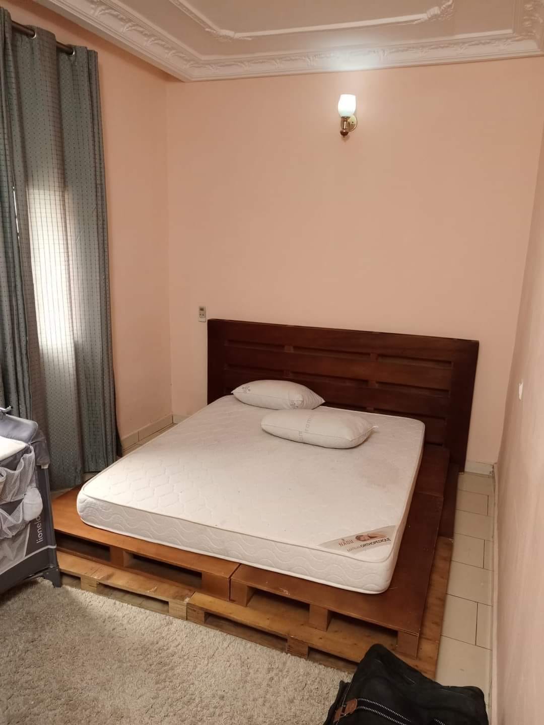 Apartment to rent - Yaoundé, Bastos, Bastos - 1 living room(s), 3 bedroom(s), 2 bathroom(s) - 500 000 FCFA / month