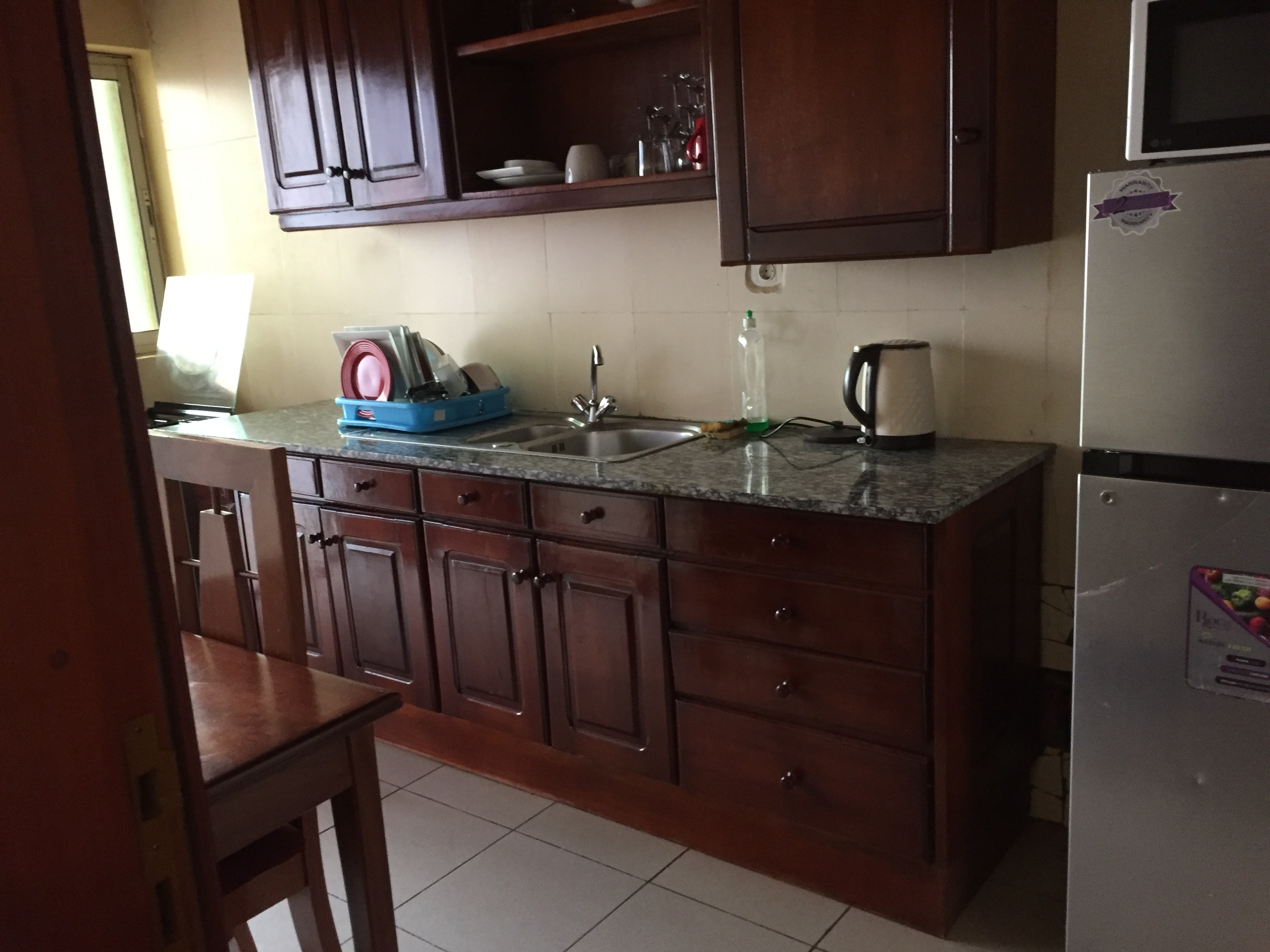 Apartment to rent - Yaoundé, Bastos, Bastos - 1 living room(s), 2 bedroom(s), 3 bathroom(s) - 1 200 000 FCFA / month