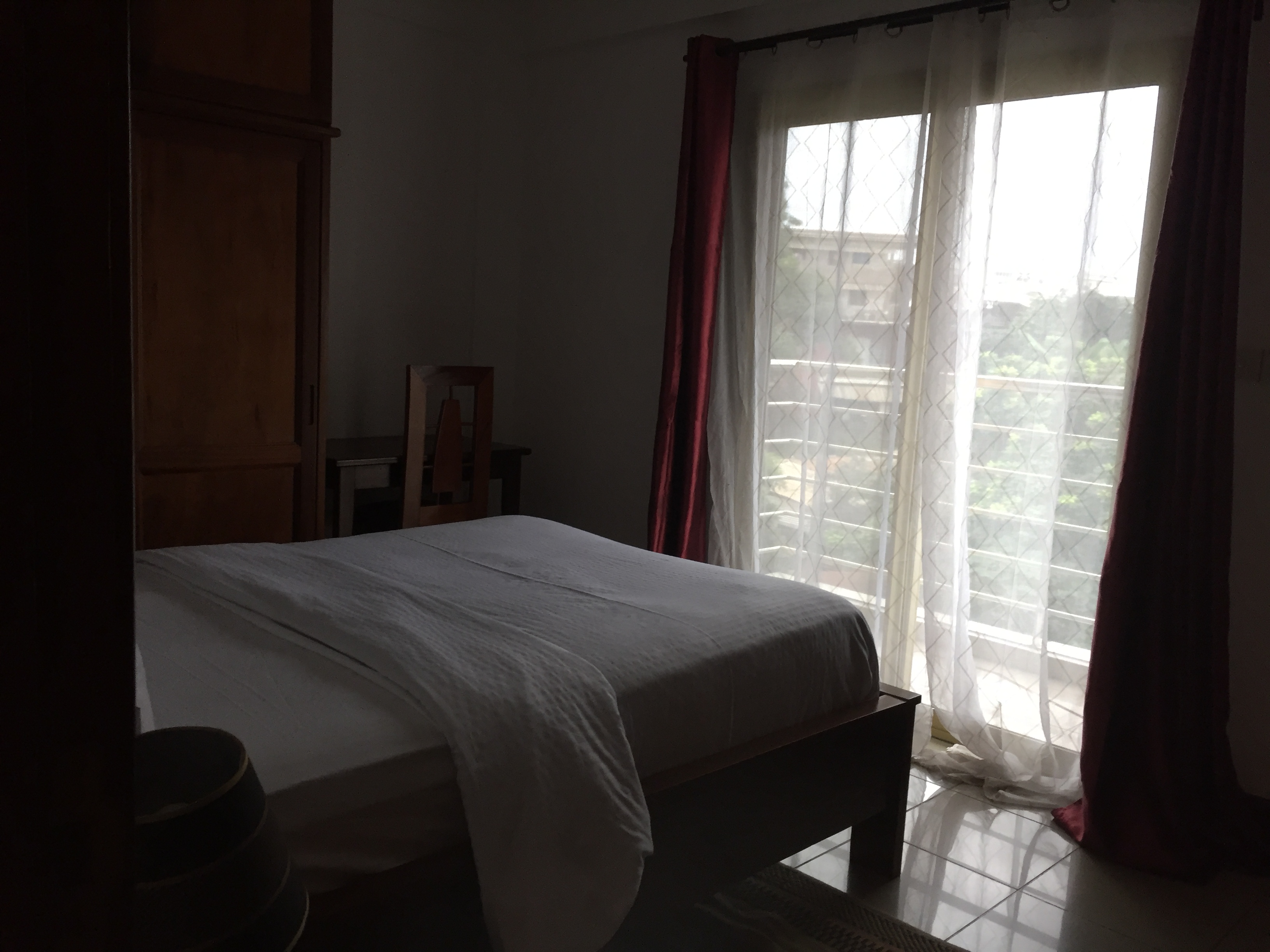 Apartment to rent - Yaoundé, Bastos, Bastos - 1 living room(s), 2 bedroom(s), 3 bathroom(s) - 1 200 000 FCFA / month