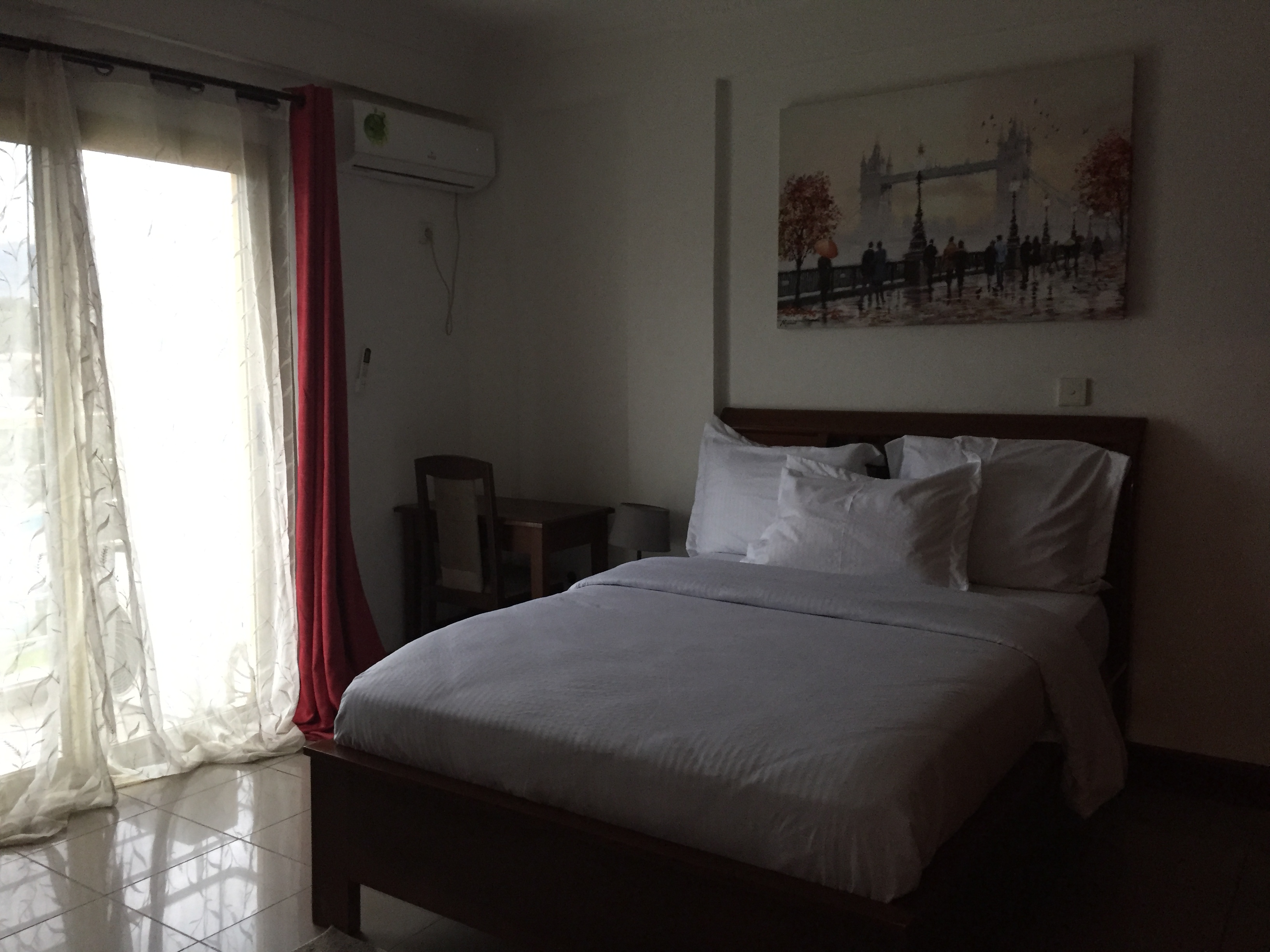 Apartment to rent - Yaoundé, Bastos, Bastos - 1 living room(s), 2 bedroom(s), 3 bathroom(s) - 1 200 000 FCFA / month