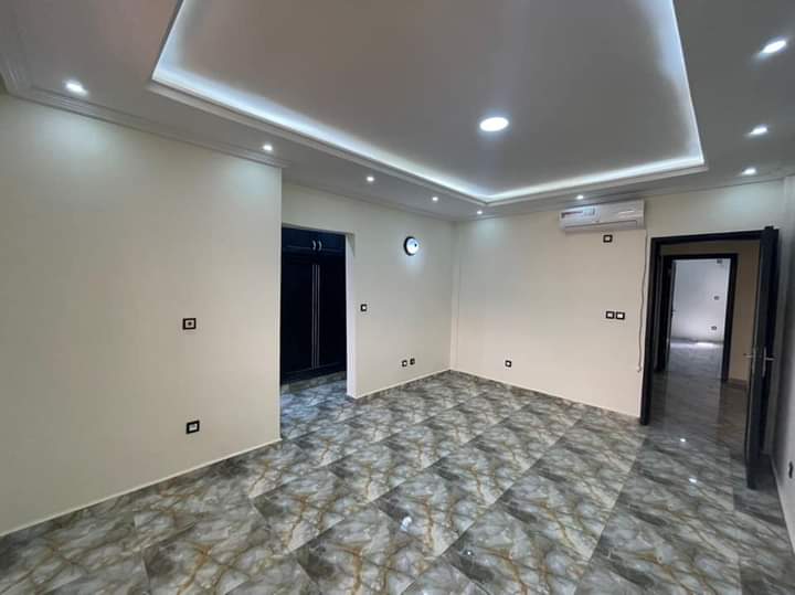 Apartment to rent - Yaoundé, Bastos, Bastos - 1 living room(s), 3 bedroom(s), 4 bathroom(s) - 800 000 FCFA / month