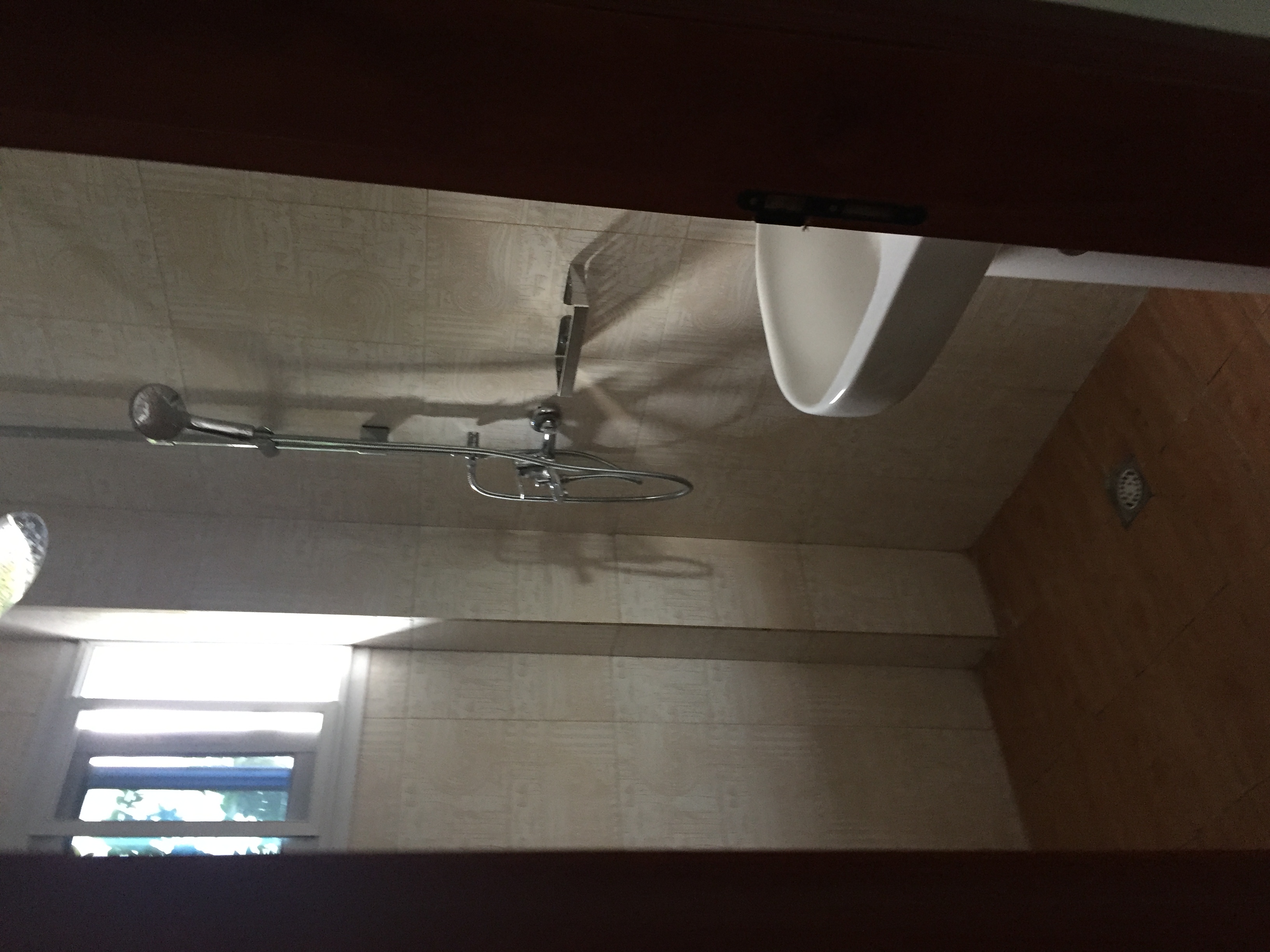 Apartment to rent - Yaoundé, Bastos, Bastos - 1 living room(s), 1 bedroom(s), 1 bathroom(s) - 300 000 FCFA / month