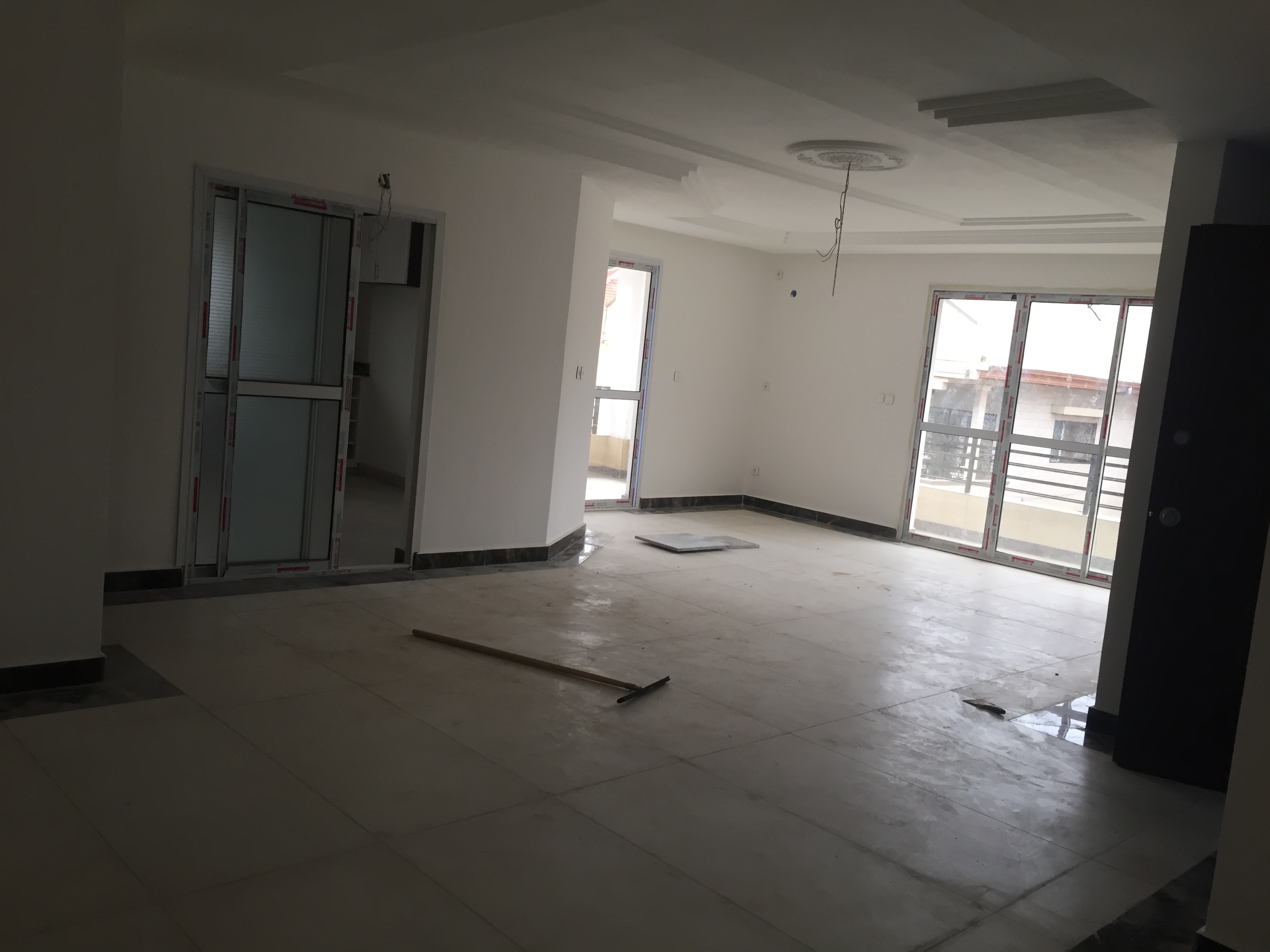 Apartment to rent - Yaoundé, Bastos, Bastos - 1 living room(s), 3 bedroom(s), 3 bathroom(s) - 1 000 000 FCFA / month