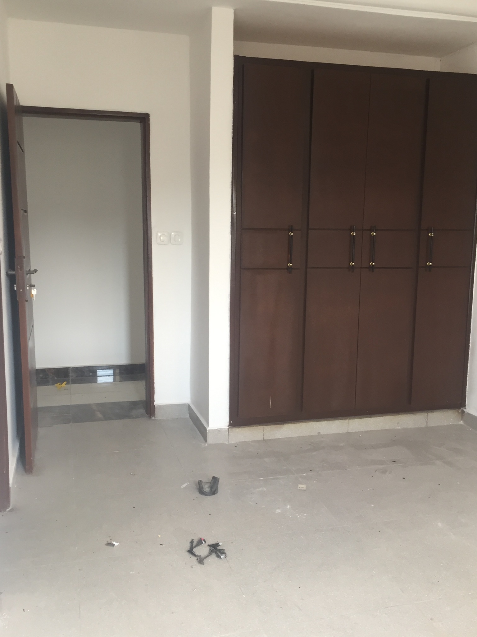 Apartment to rent - Yaoundé, Bastos, Bastos - 1 living room(s), 3 bedroom(s), 3 bathroom(s) - 1 000 000 FCFA / month