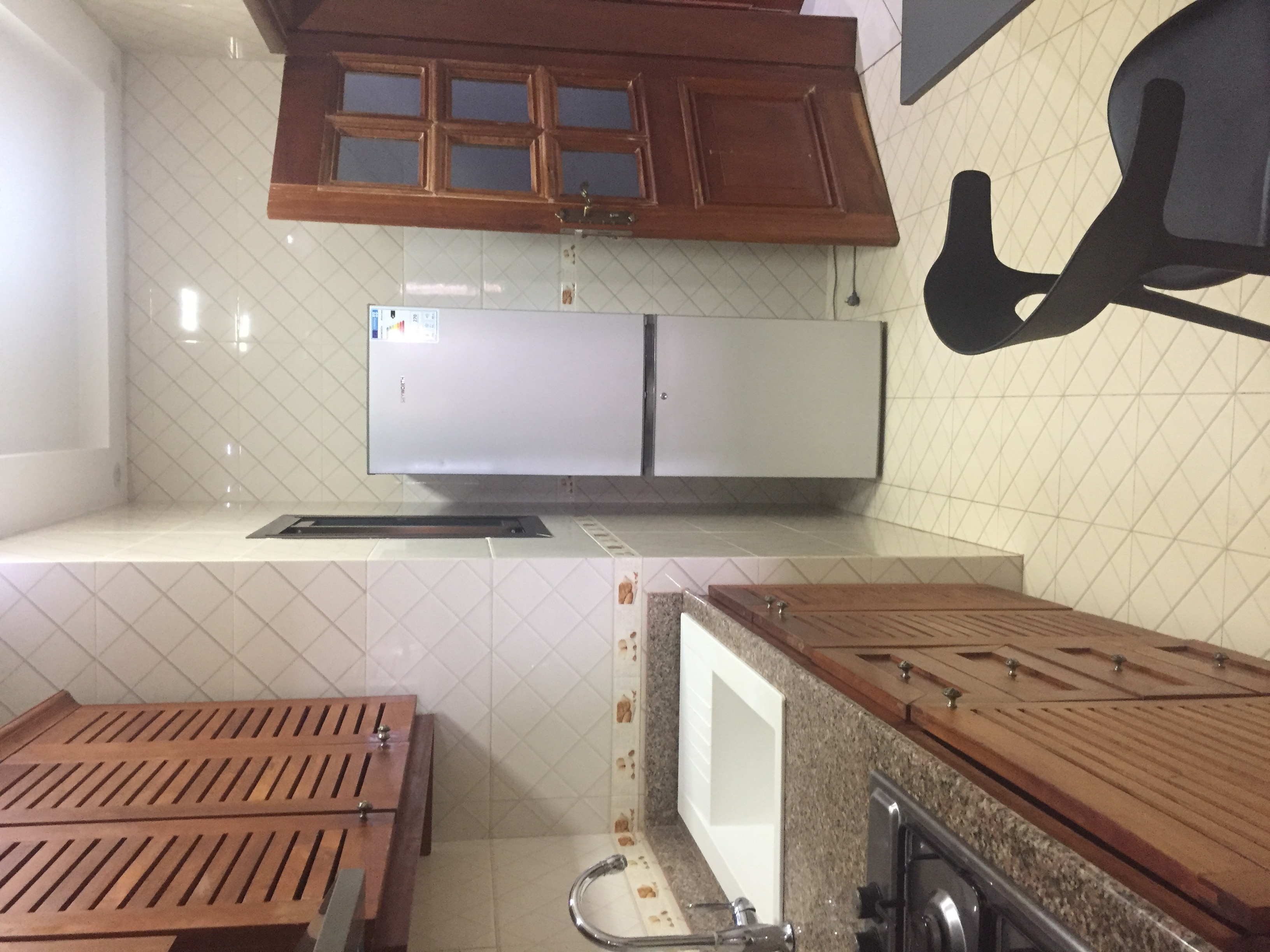 Apartment to rent - Yaoundé, Bastos, Bastos - 1 living room(s), 2 bedroom(s), 3 bathroom(s) - 2 000 000 FCFA / month