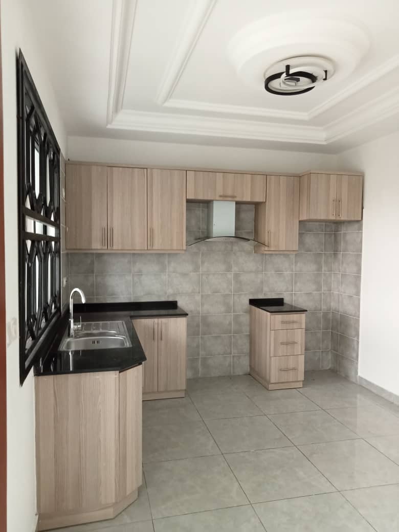Apartment to rent - Yaoundé, Bastos, Bastos - 1 living room(s), 2 bedroom(s), 3 bathroom(s) - 1 000 000 FCFA / month