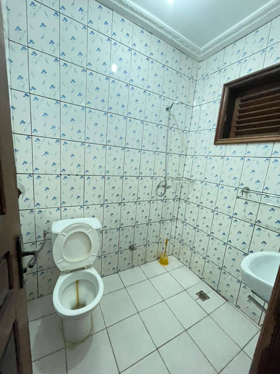 House (Triplex) for sale - Yaoundé, Ngousso, santa lucia - 5 living room(s), 6 bedroom(s), 6 bathroom(s) - 400 000 000 FCFA / month