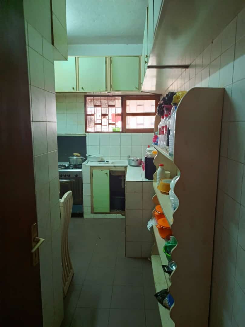 Maison (Duplex) à vendre - Yaoundé, Mfandena, Mandela - 2 salon(s), 5 chambre(s), 3 salle(s) de bains - 180 000 000 FCFA