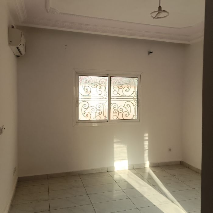 Apartment to rent - Yaoundé, Bastos, Bastos - 1 living room(s), 3 bedroom(s), 3 bathroom(s) - 700 000 FCFA / month