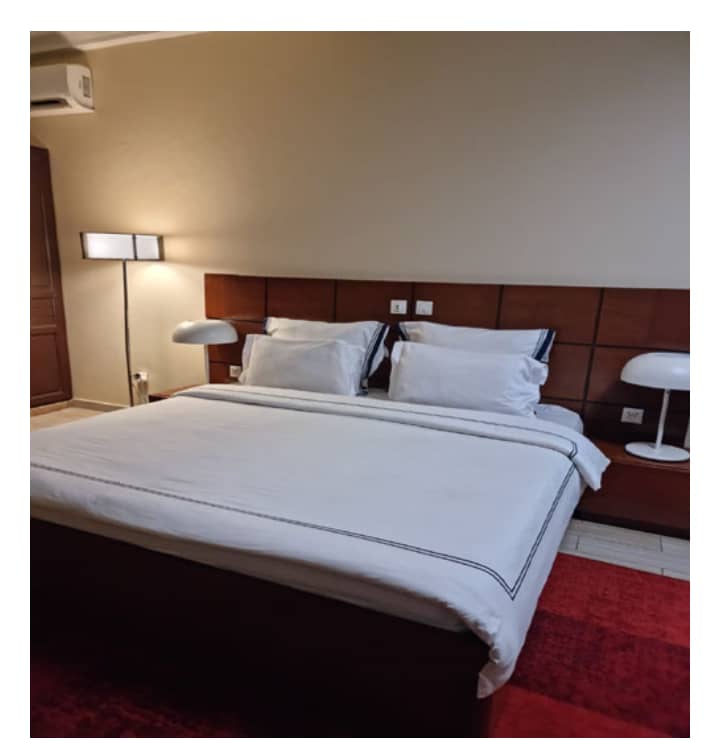 Apartment to rent - Yaoundé, Bastos, Bastos - 1 living room(s), 3 bedroom(s), 3 bathroom(s) - 2 500 000 FCFA / month