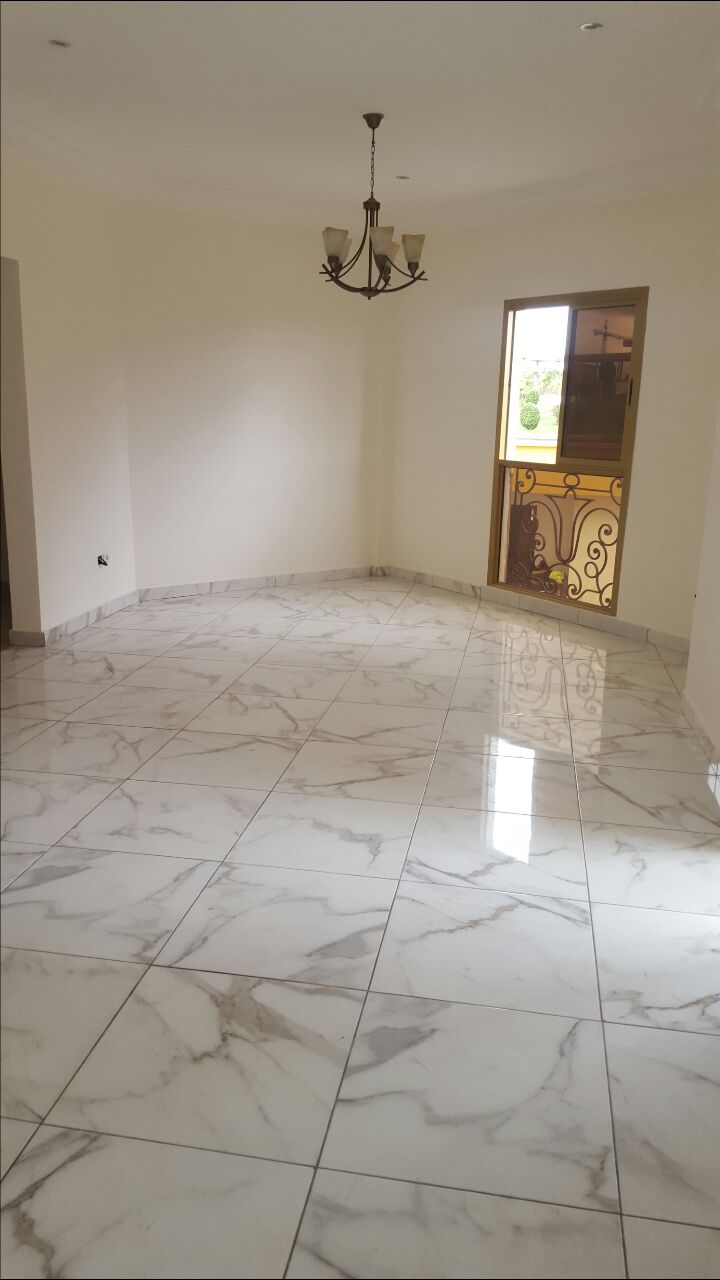 Apartment to rent - Yaoundé, Bastos, Bastos - 1 living room(s), 3 bedroom(s), 4 bathroom(s) - 900 000 FCFA / month